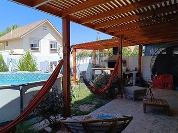 Acogedora casa en venta - Buin