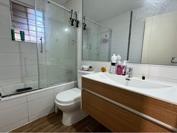 EXCELENTE CASA 3D-3B CON AMPLIO PATIO