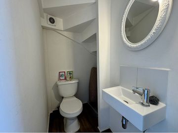 EXCELENTE CASA 3D-3B CON AMPLIO PATIO