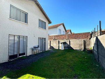 EXCELENTE CASA 3D-3B CON AMPLIO PATIO