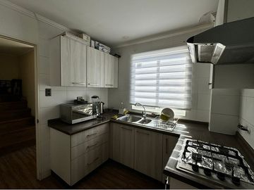 EXCELENTE CASA 3D-3B CON AMPLIO PATIO