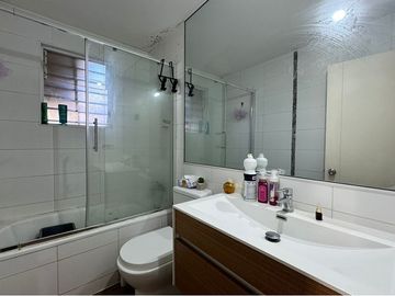 EXCELENTE CASA 3D-3B CON AMPLIO PATIO