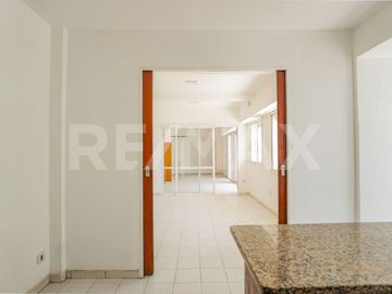 VENTA CASA CON PILETA, B° SANTA GENOVEVA, NEUQUÉN