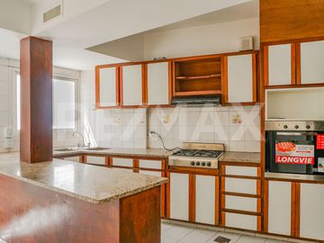 VENTA CASA CON PILETA, B° SANTA GENOVEVA, NEUQUÉN