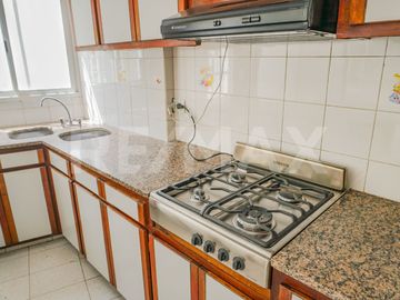 VENTA CASA CON PILETA, B° SANTA GENOVEVA, NEUQUÉN