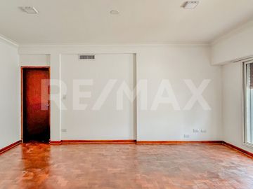 VENTA CASA CON PILETA, B° SANTA GENOVEVA, NEUQUÉN