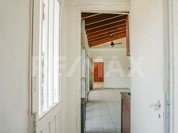 VENTA CASA CON PILETA, B° SANTA GENOVEVA, NEUQUÉN