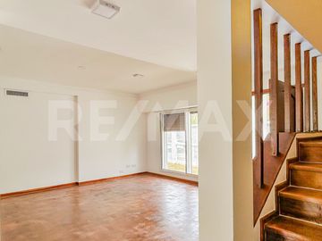 VENTA CASA CON PILETA, B° SANTA GENOVEVA, NEUQUÉN