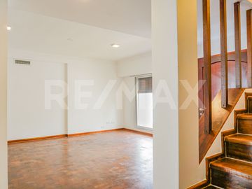 VENTA CASA CON PILETA, B° SANTA GENOVEVA, NEUQUÉN