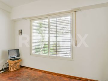 VENTA CASA CON PILETA, B° SANTA GENOVEVA, NEUQUÉN