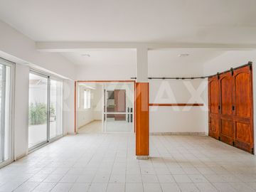 VENTA CASA CON PILETA, B° SANTA GENOVEVA, NEUQUÉN