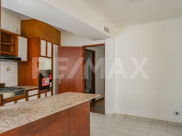 VENTA CASA CON PILETA, B° SANTA GENOVEVA, NEUQUÉN