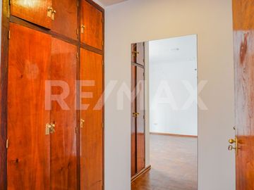 VENTA CASA CON PILETA, B° SANTA GENOVEVA, NEUQUÉN