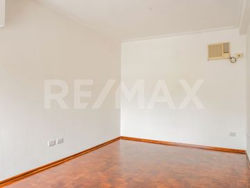 VENTA CASA CON PILETA, B° SANTA GENOVEVA, NEUQUÉN