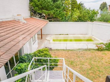 VENTA CASA CON PILETA, B° SANTA GENOVEVA, NEUQUÉN