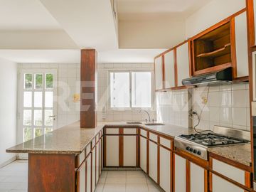VENTA CASA CON PILETA, B° SANTA GENOVEVA, NEUQUÉN