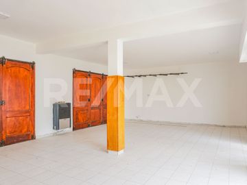 VENTA CASA CON PILETA, B° SANTA GENOVEVA, NEUQUÉN