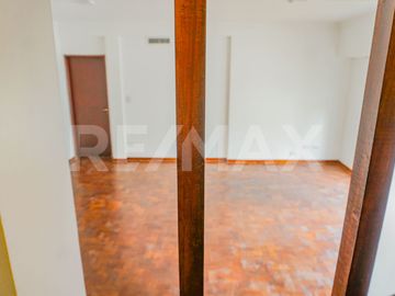 VENTA CASA CON PILETA, B° SANTA GENOVEVA, NEUQUÉN