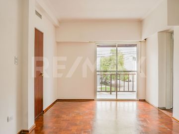 VENTA CASA CON PILETA, B° SANTA GENOVEVA, NEUQUÉN