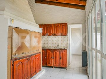 VENTA CASA CON PILETA, B° SANTA GENOVEVA, NEUQUÉN