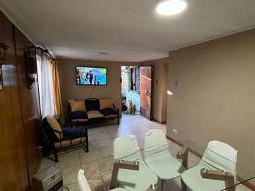 Casa en Venta en Av. El Mirador / 14 de Octubre