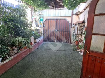 Local Comercial en Venta en Av Jose Miguel Carrera / Almirante Lynch