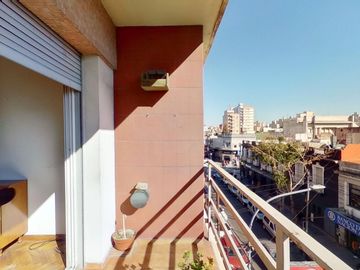 DEPARTAMENTO 3 AMB CON DOBLE BALCON AL FRENTE