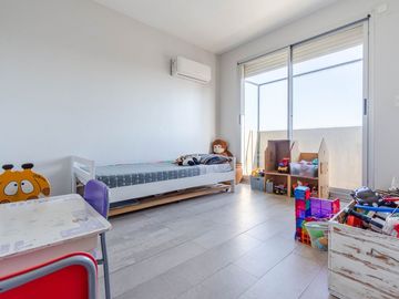 Duplex en Venta 5 dormitorios COGHLAN