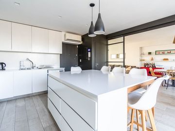 Duplex en Venta 5 dormitorios COGHLAN
