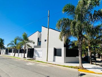 DUPLEX 3 AMBIENTES CON COCHERA EN COMPLEJO CERRADO