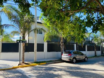 DUPLEX 3 AMBIENTES CON COCHERA EN COMPLEJO CERRADO