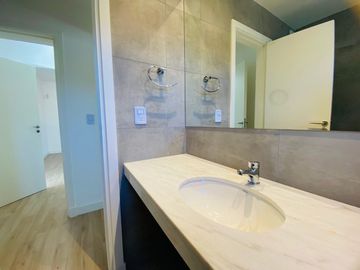 DUPLEX 3 AMBIENTES CON COCHERA EN COMPLEJO CERRADO