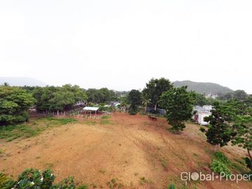 Beachfront 2 bedroom condo in Pranburi