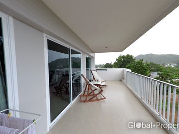 Beachfront 2 bedroom condo in Pranburi