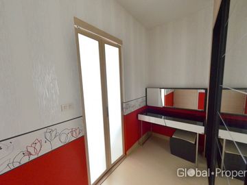 Beachfront 2 bedroom condo in Pranburi
