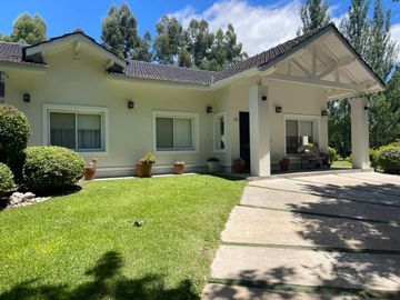 VENTA CASA PILETA L630M2 SOLAR DEL BOSQUE CANNING