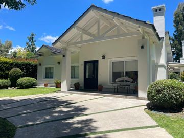 VENTA CASA PILETA L630M2 SOLAR DEL BOSQUE CANNING