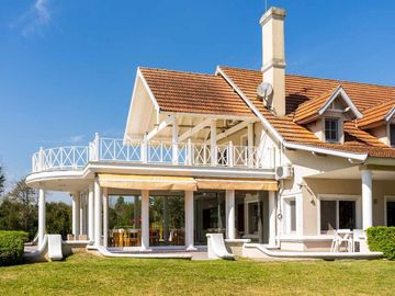 VENTA CASA PILETA L630M2 SOLAR DEL BOSQUE CANNING