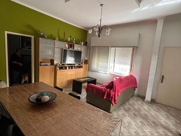 VENTA PH TIPO CASA 4 AMBIENTES EN LOMAS DEL MIRADOR