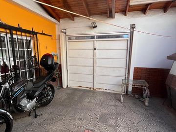 VENTA PH TIPO CASA 4 AMBIENTES EN LOMAS DEL MIRADOR