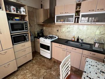 VENTA PH TIPO CASA 4 AMBIENTES EN LOMAS DEL MIRADOR