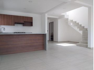 GRAN OPORTUNIDAD! CASA EN VENTA MINIMALISTA EN CIUDAD MESETA