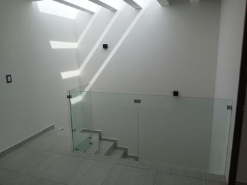 GRAN OPORTUNIDAD! CASA EN VENTA MINIMALISTA EN CIUDAD MESETA