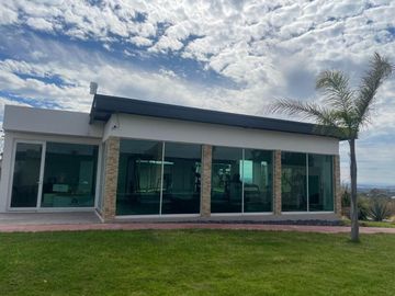 GRAN OPORTUNIDAD! CASA EN VENTA MINIMALISTA EN CIUDAD MESETA