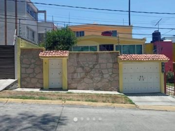 Casa en venta en Magisterial Vista Bella