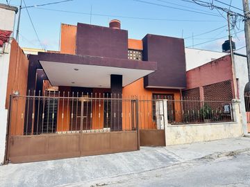CASA EN VENTA DE 4 REC PARA REMODELAR CENTRO DE MERIDA