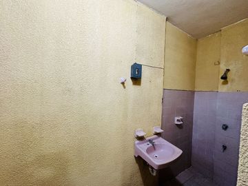 CASA EN VENTA DE 4 REC PARA REMODELAR CENTRO DE MERIDA