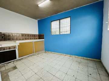 CASA EN VENTA DE 4 REC PARA REMODELAR CENTRO DE MERIDA