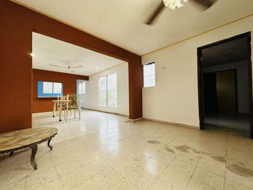 CASA EN VENTA DE 4 REC PARA REMODELAR CENTRO DE MERIDA