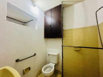 CASA EN VENTA DE 4 REC PARA REMODELAR CENTRO DE MERIDA